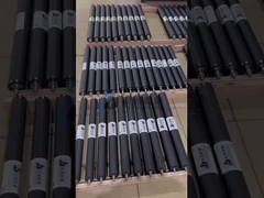 La surface du rouleau en caoutchouc est lisse, résistante à l'usure et a une longue durée de vie